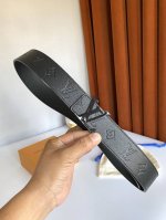 Lv.路易威登 全套包装 宽度 40Mm宽度 正品一体铸造五金钢扣 原厂皮料 双面原厂定制进口面料 可送礼自用不错选择