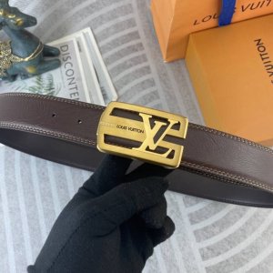 lv 特种皮腰带系列 ，原厂五金精品不锈钢扣，手感柔软舒适 宽3.8Cm。