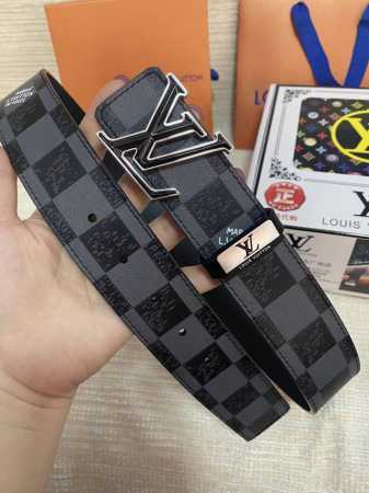品名：Lv..路易..威登原单 材质：原单牛皮腰带 百分百头层牛皮腰带保证真皮，24K纯钢扣，专柜原单品质、做工精细，时尚大牌，送人自用首选 包装： 请认准如图 - 点击图像关闭