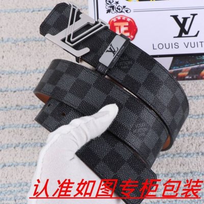 品名：Lv..路易..威登原单 材料：百分百头层牛皮，保证真皮。24K纯钢扣双面可用专柜同等质量， 送人自用首选 包装： 请认准如图专柜包装，赠送打孔器，银联发