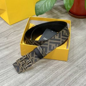 Fendi 芬迪 专柜同款 宽4.0Cm 双环正反用腰带 Ff按钉搭扣 黑色cuoio Romano皮革材质 反面面料带有烟草灰和黑色ff图案 黑色珐琅金属饰面