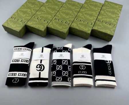 特 Gucci 古奇大G家新品长筒袜子 一盒五双 经典双G标志，特显高大上，纯棉材质，透气舒适，运动休闲百搭款，Ins超火爆小单品，大牌出街，潮人必备超好搭 - 点击图像关闭