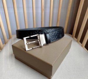 新款 Burberry巴宝莉专柜同步上新意大利制腰带 装饰品牌专属标识压花图案 搭配镀钯金搭扣 营造精致设计感 宽:3.5Cm 精致优雅 简单大方P230