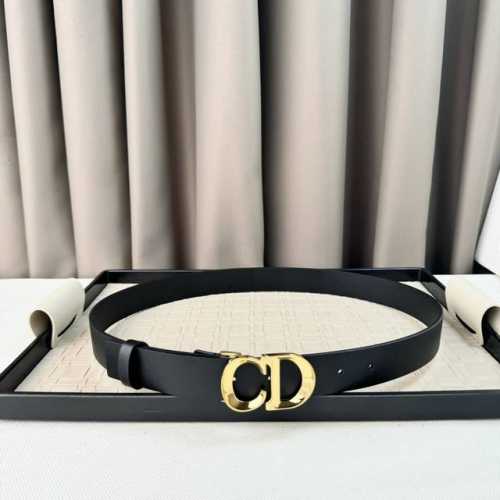 特 。Dior 24早春新款 C D搭扣黄铜腰带扣，小牛皮腰带 经典永存 3Cm