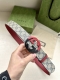 特 宽度4.0Cm Gucci 双面腰带，一侧为gg Supreme帆布，反面一侧为枣红色头层小牛皮。配以互扣式双g拼色扣采用真空电镀