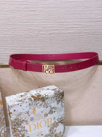 Dior Miss Dior Graffiti 图案腰带 25毫米光滑牛皮 金色饰面 Miss Dior Grafiti 图案腰带扣 内侧饰以 Christia - 点击图像关闭