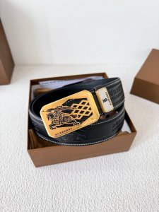 品名 巴宝莉.Burberry腰带 皮带 原单 型号 挂扣 经典纯钢材质挂扣 实物拍摄 头层牛皮 材料 百分百头层牛皮 保证真皮 双面可用专柜同等质量 经典双面