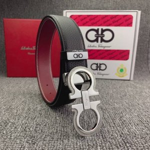 品名：菲拉格幕 原单皮带 材质：原单牛皮腰带 百分百头层牛皮腰带保证真皮，24K纯钢扣，专柜原单品质、做工精细，时尚大牌，送人自用首选 包装： 请认准如图专柜包