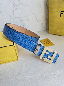 品名：芬迪.Fendi腰带皮带原单 型号：挂扣，原版经典纯铜精品字母挂扣，实物拍摄，双面头层牛皮 材料：百分百头层牛皮，保证真皮。专柜同等质量，纯铜字母挂扣，双