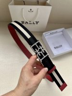 特 Bally 巴利 专柜同款 3.4宽 这款选用反面进口牛皮精制而成 枣经底 正面金属搭扣，简约百搭 可调式长度可轻松匹配完美尺寸