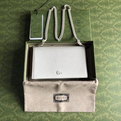 顶配版 配绿盒 G家新款小双G金属链单肩包完美搭配 内部空间充裕+化妆镜面！专柜品质！顶级意大利进口牛皮 ！黑色金属配件 做工精细 ！款号：497985！尺寸: