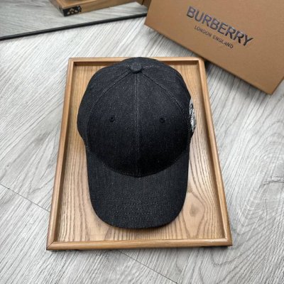 特价 B家 配防尘袋 新品棒球帽 材质 纯棉 透气性好 春天挡风 夏天防晒必备单品 颜色大气 款式新颖别致好搭配衣服 实用性强 高端品质 随心搭配 真的敲好看