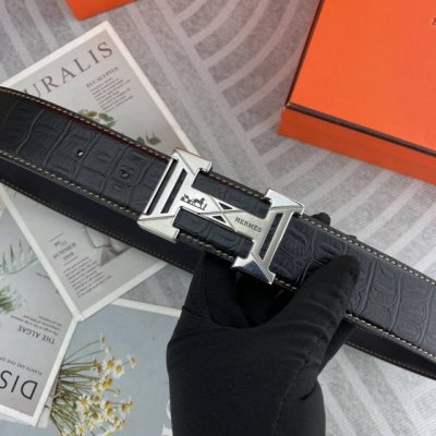 Hermes爱马仕 男士双面皮腰带38Mm 双面进口花纹皮压制。可双面使用 专柜走线 搭配新款扣