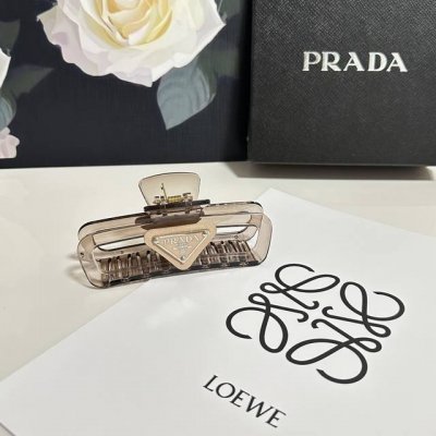 特 配专柜包装 Prada 普拉达 最新爆款来啦 中古Vintage复古抓夹 优雅的Girl值得入手 非常好搭配 气质有品位