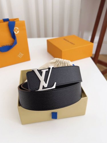 特 Lv.路易威登 全套包装 原版品质 代工厂货品 40Mm宽度 正品一体铸造五金钢扣，原厂皮料 双面原厂定制面料，区别市场货