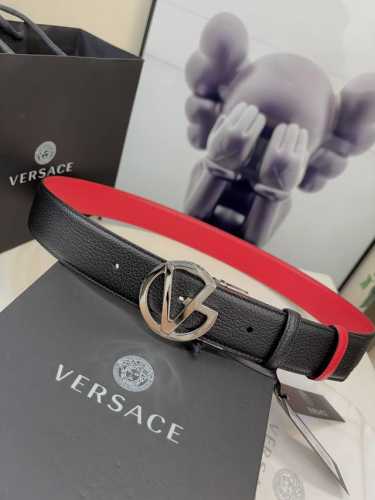 Versace 范思哲 可逆转皮带在小牛皮革与美杜莎V型扣孔，4.0CM宽