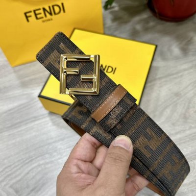 Fendl 芬迪 专柜同款 宽3.8Cm 原版定制布料 Ff图案布料材质 黑色皮革内衬 单钉镀钯金属配件 时尚潮流 经典系列