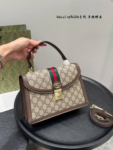 礼盒包装 Gucci Ss22 Ophidia系列 新款老花手提邮差 耐看 复古 不易过时 配原版乌木色～这个款复古韵味特别浓上身效果也超赞，主要以精致特别的五