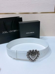 特 Dg 杜嘉班纳，Dg水钻 徽标爱心小牛皮腰带 搭扣下方点扣开合，进口原版漆皮面料黑 牛皮搭配dg简约扣，时尚百搭 5.0Cm