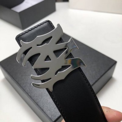高端品质，实物拍摄 特 配全套礼盒 ：爱美丽Amiri最新网红爆款双面牛皮皮带配原装盒专柜同步3.8宽新款上市了，原版牛皮，搭配钢扣，优雅，大方用的方便。谢谢你