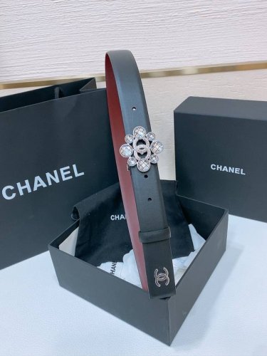 Chanel 春夏新款 小牛皮与黄铜Cc搭扣 精致细腻 光滑优雅 3.0Cm