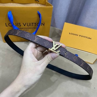 寬：20Mm 驢家新品 Ss22特別限定女士腰帶 寬度2Cm 訂製經典料襯托柔軟小牛皮底 全新開模標誌性搭扣 多色選