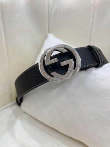 古驰进口原单头层牛皮 搭配精品扣,原产皮料定制，专柜宽度4.0Cm