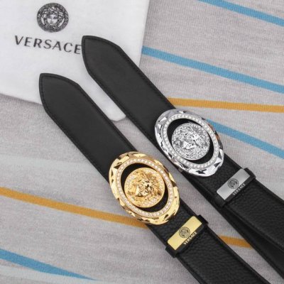 品名：Versace.范思哲 材质：原单牛皮腰带 百分百头层牛皮腰带保证真皮，24K纯钢扣，专柜原单品质、做工精细，时尚大牌，送人自用首选 包装： 请认准如图专