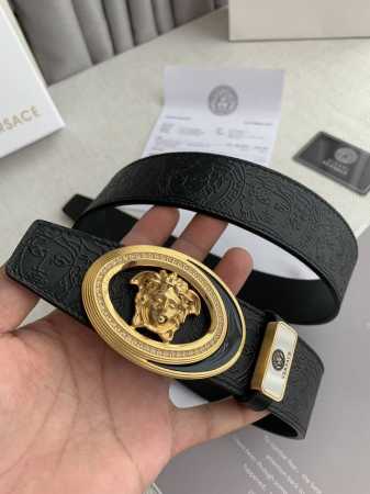 品名：Versace.范思哲原单 型号：挂扣，经典人头纯铜镶钻挂扣，图片实物拍摄 材料：百分百头层牛皮，保证真皮。24K纯铜扣双面可用专柜同等质量， 原版双八双 - 点击图像关闭