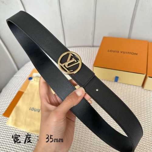Lv S-Lock系列 宽度3.5Cm 精致的字母搭扣 搭配品牌專用小牛皮压横纹标识 双面用