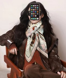 新款Lv 今年的爆款 双面同色 经典优雅 ~气质到骨子里 新一季的面料超高级，真心超级柔软，丝丝顺滑 韧性很强 不容易被轻易勾丝！今年新出的系列~真的被这样的设
