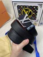 品名：Lv..路易..威登原单 材质：原单牛皮腰带 百分百头层牛皮腰带保证真皮，24K纯钢扣，专柜原单品质、做工精细，时尚大牌，送人自用首选 包