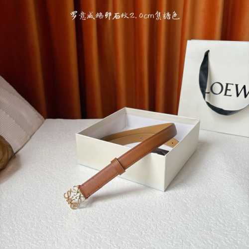 Loewe 鹅卵石纹牛皮腰带。Anagram搭扣 Anchor腰带扣 宽2.0Cm，五孔调节。焦糖色 金扣