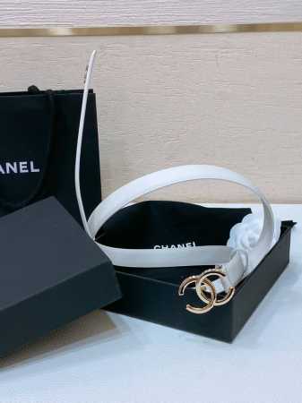Chanel 24C 进口胎牛皮 软硬适中的小牛皮 Cc Logo黄铜搭扣 一年四季最不可缺少的搭配神器 穿裙子西装搭它简直不要太高级 2.0Cm精品 码数75 - 点击图像关闭