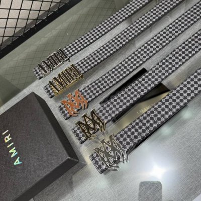 爱美丽Amiri最新网红爆款双面牛皮皮带配原装盒专柜同步3.8宽新款上市了，原版牛皮，搭配钢扣，优雅，大方用的方便。谢谢你转载。
