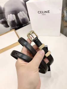 Celine瑟琳女士新款，光滑小牛皮腰带，金色可调节皮带扣，宽度1.8Cm。