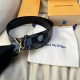 L0Uis Vuitt0N 今季新品 男士原單腰帶 寬度40毫米 雙面進口頭層小牛皮絲印圖案Logo設計 搭配最新精鋼五金 可雙面佩戴 適合沈穩低調的男士使用