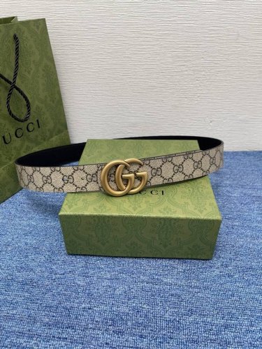 品牌 古驰 Gucci 550105 描述 采用高级Gucci Signature真皮精制而成，触感厚实，饰以双G商标带扣。腰带为意大利尺寸，请在购买前参阅腰带