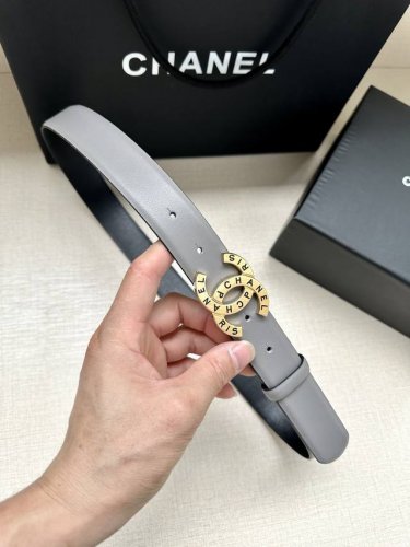 特 宽度3.0Cm Chanel 香奈儿两面原版碰纹牛皮搭配金 银色精品五金配件！