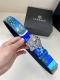 宽带3.8Cm Versace 范思哲 Versace制作在柔软的小牛皮，这可逆的皮带功能三维美杜莎扣。该声明配件拥有一个单色面和一个展示 Tr é Sor D