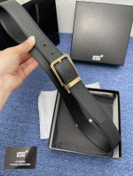 品牌万宝龙 550 特 描述双面原版皮，这款饰有带扣的腰带配以水牛皮衬里，覆以Monogram 牛皮。展现细腻的品牌特质，是牛仔裤的理想配件 字母带扣；35宽