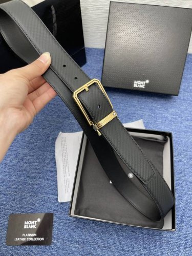 品牌万宝龙 550 特 描述双面原版皮，这款饰有带扣的腰带配以水牛皮衬里，覆以Monogram 牛皮。展现细腻的品牌特质，是牛仔裤的理想配件 字母带扣；35宽