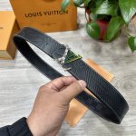 Lv.路易威登 宽40Mm双面原版小牛皮 搭配单钌钯电镀扣 完美的手感.油边 出众的设计.风格 高贵奢华 时尚大方 高清实拍 货真价实 品质保证 双面用