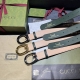 古奇，宽4.0Cm，新款 作为Gucci系列产品的标志性象征，经典双G标识在这款单品上以金色腰带扣的形式呈现。深绿色和粉色皮革通过双色组合为这款经典单品增添一抹