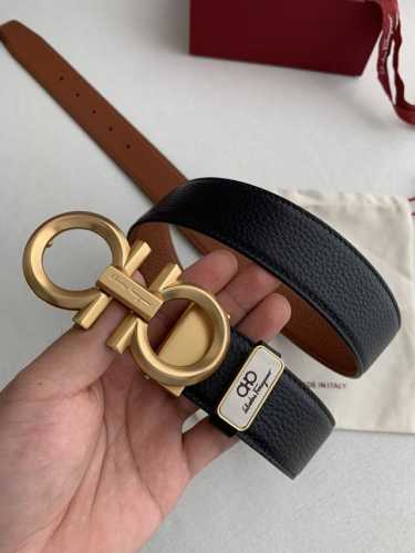 品名：菲拉格慕原单 型号：挂扣，原版精品经典扣头，实物拍摄，头层牛皮 材料：百分百头层牛皮，保证真皮。24K纯钢扣双面可用专柜同等质量， 经典双面荔枝纹，黑土黄