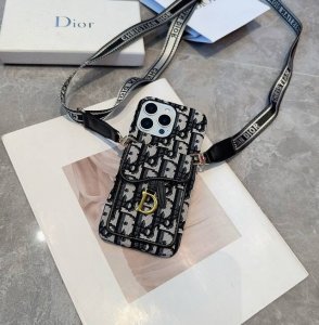 Dior迪奥马鞍包插卡包手机壳，可装卡片、证件，可当支架，搭配同款织带肩带，斜挎手机壳小姐姐必备款！ 型号：为了不出现报错型号，请打开本机查看手机设置显示的型号
