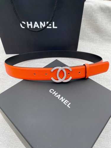 宽度3.0Cm Chanel 香奈儿 女士腰带皮带新款柔软的内衬进口小牛皮搭配精品镶钻钢扣金 银色扣。