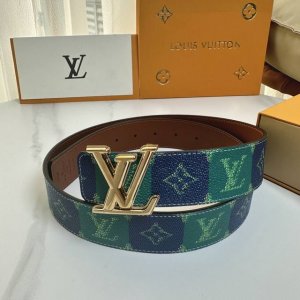 原版包裝 L0Uis Vuitt0N 專櫃最新升級版本 寬度40毫米 全新訂製帆布搭配最新進口原廠皮底 配置新型字母搭扣 經典百搭款！