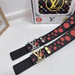 品名：Lv..路易..威登 材质：原单牛皮腰带 百分百头层牛皮腰带保证真皮，24K纯钢扣，专柜原单品质、做工精细，时尚大牌，送人自用首选 包装： 请认准如图专柜