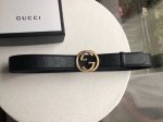 Gucci古驰Signature男士精致双G滚砂金属扣压纹黑色头层牛皮腰带3.8Cm。